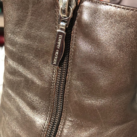 ✨ VINTAGE ✨Tommy Hilfiger Brown Heeled Booties - Picture 6 of 6